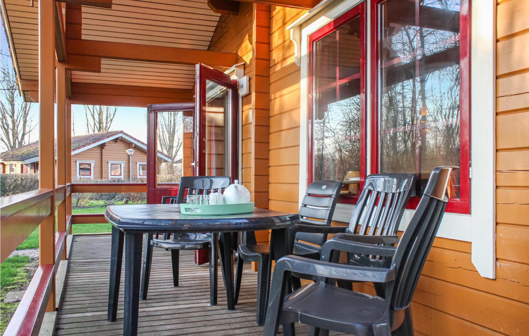 Awesome Home In Gramsbergen With Kitchen Εξωτερικό φωτογραφία